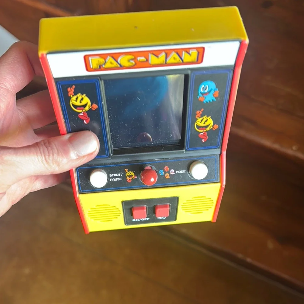 Retro Mini Arcade Game - Yellow and Red